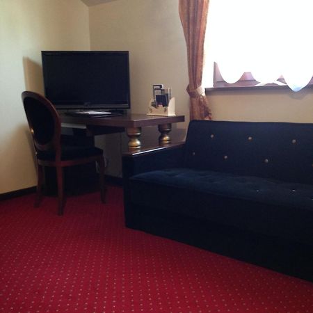 Dwor Kombornia Hotel&Spa Zimmer foto
