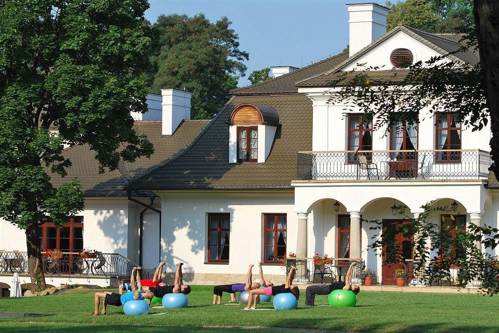 Dwor Kombornia Hotel&Spa Exterior foto
