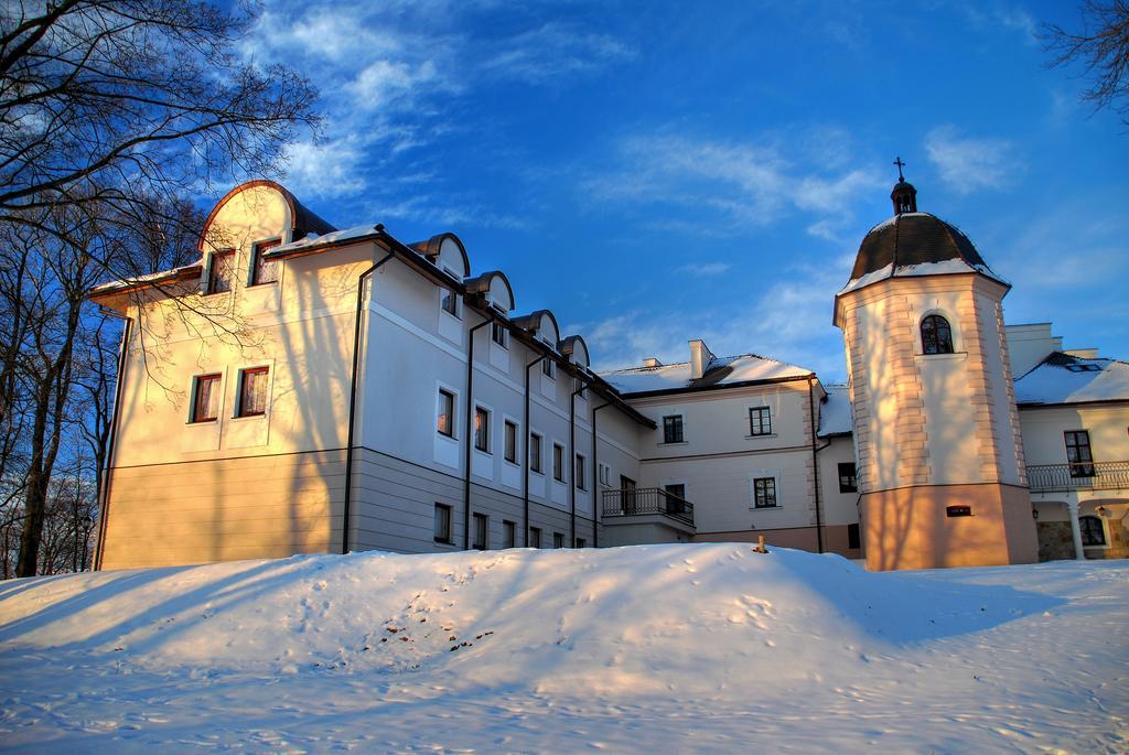 Dwor Kombornia Hotel&Spa Exterior foto