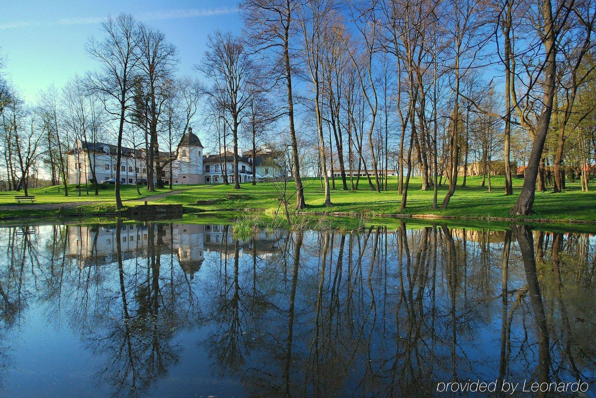 Dwor Kombornia Hotel&Spa Exterior foto